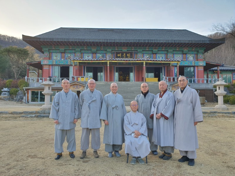 스님들.jpg